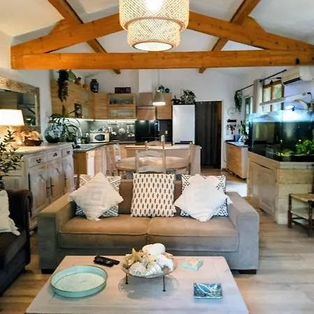 Le Cocon Provencal, Prive Avec Jacuzzi Holiday home Vers Pont du Gard